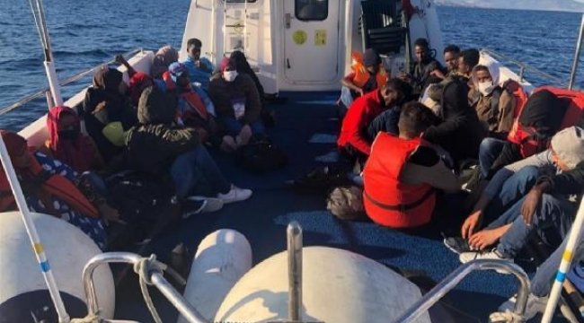 Yunanistan'ın ölüme terk ettiği 52 kaçak göçmen kurtarıldı