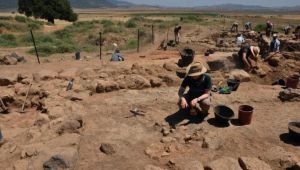 Zincirli Höyük'te, Demir ve Orta Çağ eserleri bulundu