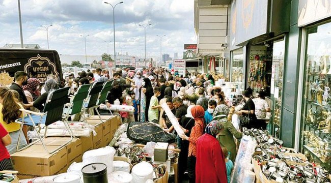 50 liralık halı izdihamı