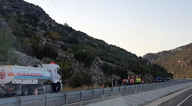 Kayalıklara çarpıp, alev alan otomobilin sürücü öldü