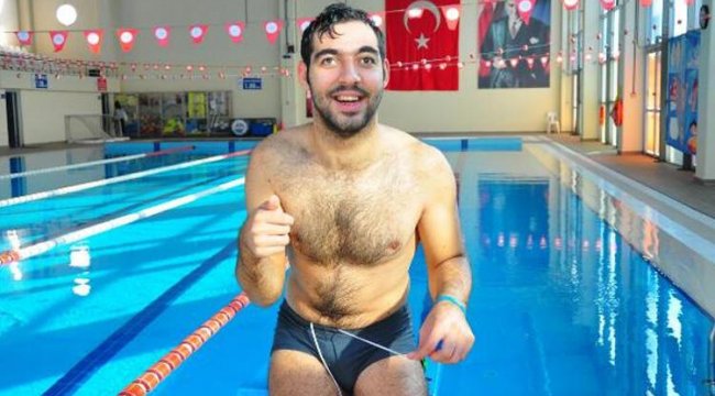 Doktorlar 'yaşamaz' dedi, hayata yüzerek tutundu