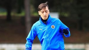 Son dakika... Fenerbahçe'de Mesut Özil belirsizliği