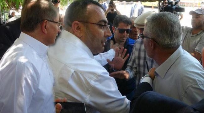 Son dakika | Ahmet Davutoğlu'nun Malatya ziyaretinde 'çakal' gerginliği! Apar topar götürüldü