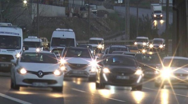 İstanbul’da bayram trafiği başladı! Sabahın erken saatlerinde yola düştüler