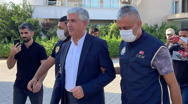 Mersin'de terör operasyonu! Büyükşehir belediyesi daire başkanına gözaltı