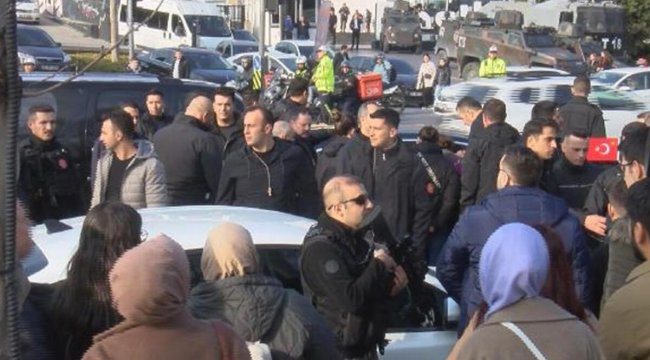 Cumhurbaşkanı Erdoğan cuma namazını Dolmabahçe Camii'nde kıldı