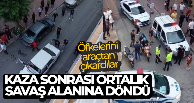 Kaza sonrası ortalık savaş alanına döndü, öfkelerini araçtan çıkardılar