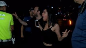 Bağdat Caddesi'nde polisin alkollü sürücünün arkadaşları ile sinir sınavı