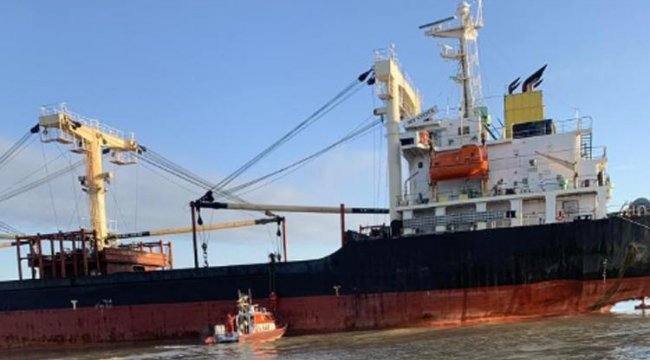 Yük gemisi mayına çarptı: 2 yaralı