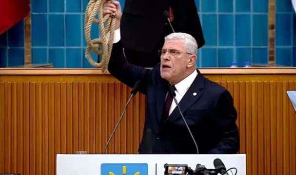 Müsavat Dervişioğlu, Bahçeli'ye kürsüden ip fırlattı