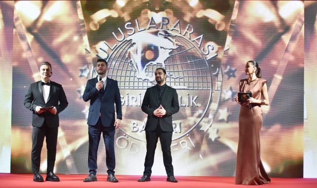 Uluslararası Girişimcilik ve Başarı Ödülleri Görkemli Bir Geceyle Sahiplerini Buldu