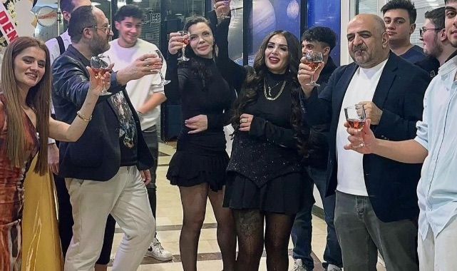 Ankara Moda Camiasında 4. Mağazasını Açarak İstikrar Rekoru Kıran Özlem Kutun, Karum AVM'de Sevenleriyle Bir Araya Geldi