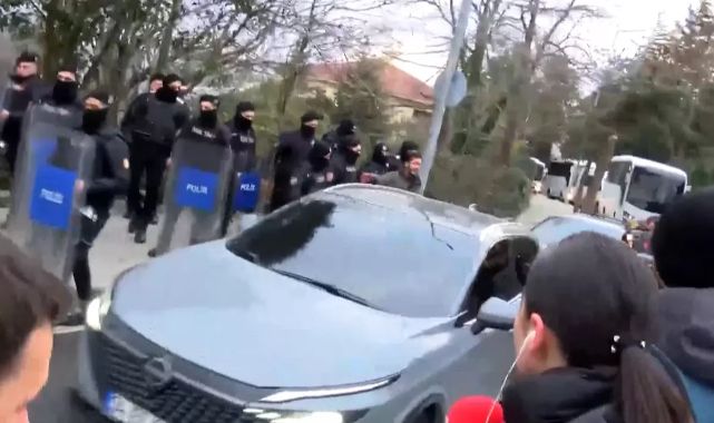 İBB Başkanı Ekrem İmamoğlu'nun gözaltına alındığı evindeki hareketlilik havadan görüntülendi