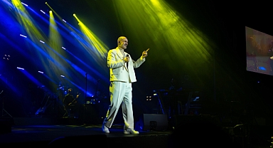 Soner Sarıkabadayı Harbiye’de Müzik Ziyafeti Sundu