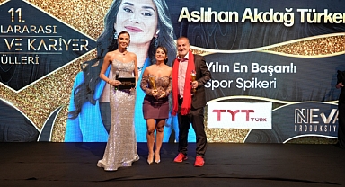 BURHAN AKDAĞ VE KIZI ASLIHAN AKDAĞ TÜRKER AYNI GECEDE ÖDÜL ALDI..