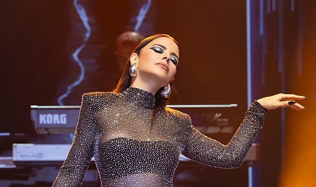 Türk pop müziğinin güçlü ve zarif sesi Simge Sağın