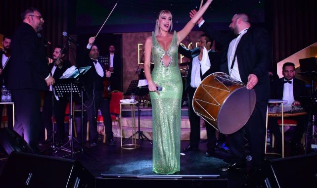 Petek Dinçöz Batum'u Salladı: